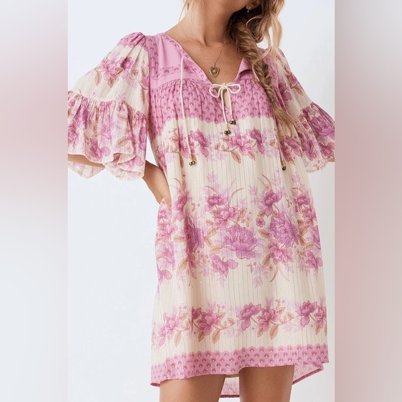 Spell & The Gypsy Collective’s luminous Coco Lei Flutter Sleeve Tunic sz XS - Picture 2 of 12